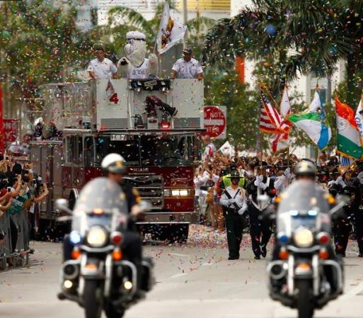 Los Heat prendieron a su paso durante el desfile y el gran festejo que culminó en la Miami Airlines Arena.