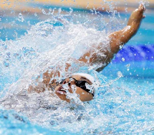 DIA 2: Carolina Colorado Henoa, de Colombia, compite durante los 100 metros de dorso femenil.