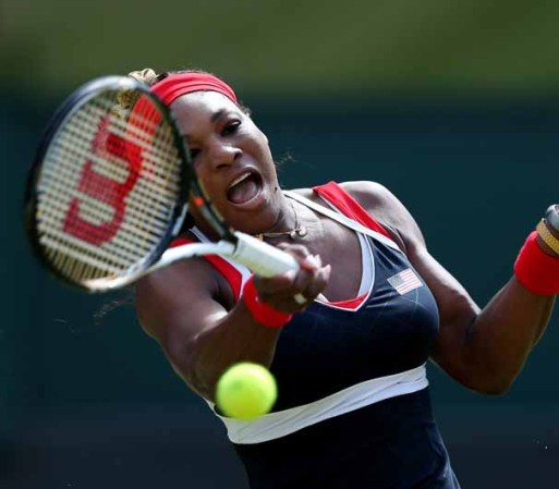 Dia 8: Serena Williams, de Estados Unidos, "destroza" a Maria Sharapova, de Rusia, y se lleva la medalla de oro en tenis femenil.