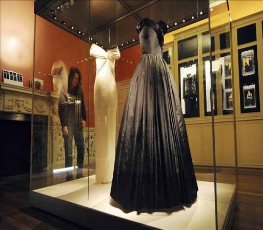 El público se deleitará con la exposición de cinco vestidos de gala de la fallecida Diana de Gales.