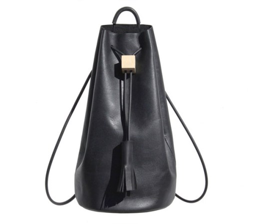Con la mochila "Building Block" puedes darle a tu look la medida justa entre informalidad y sofisticación. Está disponible en building—block.com por $410.