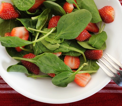 "Comer alimentos saludables cuesta demasiado”. Mentira. Comer mejor no tiene que costar más dinero. Muchas personas piensan que los alimentos frescos son más saludables que los enlatados o congelados. Sin embargo, las frutas y verduras enlatadas o congeladas proporcionan igual de nutrientes que los frescos, a un costo menor.