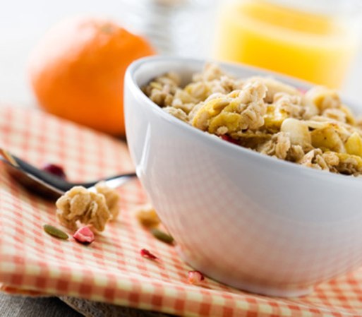 CEREALES: Los cereales integrales son muy ricos en hierro, especialmente la avena, la cebada, el arroz y el trigo.