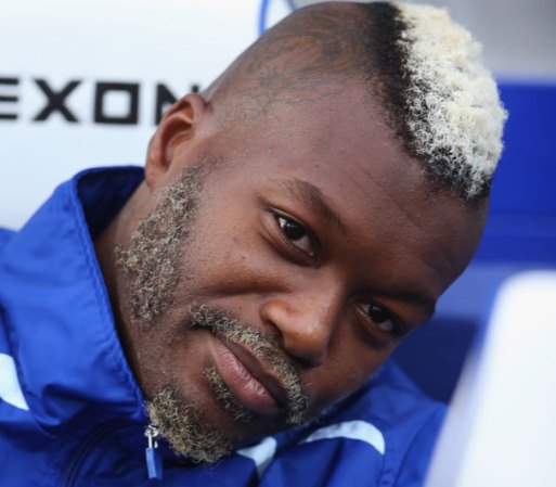 Djibril Cissé es un jugador francés y juega para el Al-Gharafa de la liga de Catar.