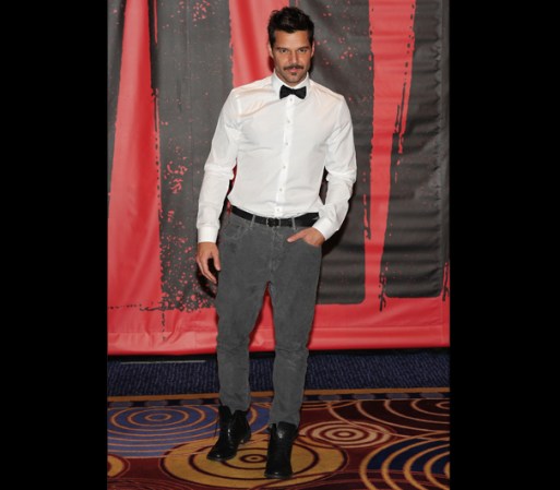 En la "alfombra roja" de la fiesta y presentación a la prensa, Ricky Martin fue el más solicitado por los fotógrafos, que le pedían al cantante su pose mas sensual.