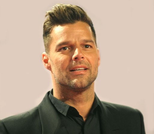 Ricky Martin ve su futuro con valentía pues aunque ya no vende tanto como antes, tiene muchos proyectos en puerta.