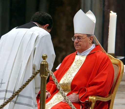 Expertos consideran que tiene posibilidades de llegar al Vaticano, pues tiene una gran carrera diplomática y extensa preparación intelectual.