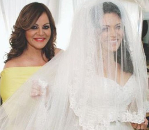 Y también acompañó a su hija Jacky el día de su boda.