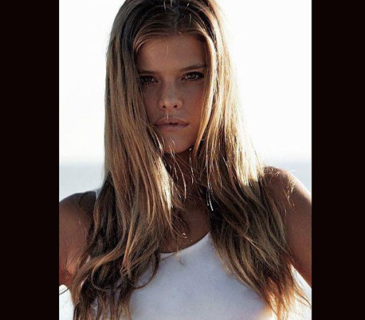 Nina Agdal se unió a la nueva campaña de lanzamiento de un nuevo producto para Carls Jr.