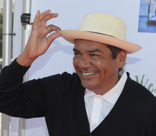 “Obama es el cambio que puede hacer brotar la esperanza" ~George Lopez