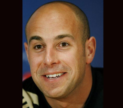 José "Pepe" Reina, es el arquero de la Premiere League del Liverpool y pertenece a la selección española de fútbol. Es conocido por "tapar" o salvar penales. Las chicas tampoco se salvan, es muy seductor.