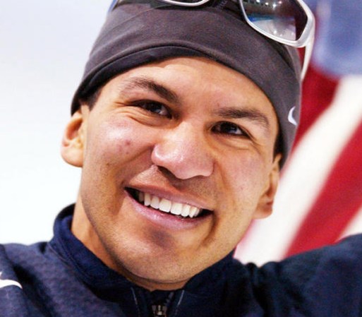 El medallista de oro, Derek Parra dijo, “el día de hoy nuestro país está batallando, pero el tipo correcto de líder puede inspirarnos para seguir adelante, sobrepasar desafíos y de esta manera lograr grandes cosas. Mitt Romney es este tipo de líder.”