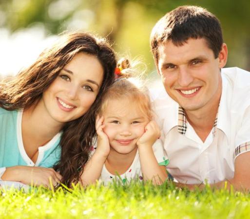 Pero poco es más motivante que ver a los seres que uno ama y proponerse cuidar su salud, y la de ellos. Piensa que el umo que tú inhalas, también les afecta a ellos. Si no es por ti, hazlo por tu familia.