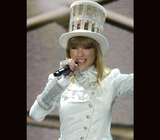 A pesar de que su abuela fue una cantante de ópera profesional, el estilo de Taylor siempre ha tendido al country.