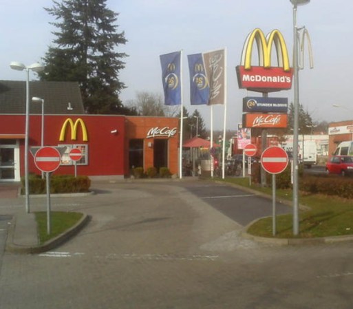 ¿Quién no disfruta de una buena hamburguesa de vez en cuando? Ray Kroc es uno de los empresarios que llevó a Mc Donald's a ser la gran cadena que es hoy en día.