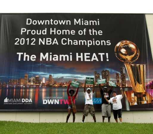 Los Heat prendieron a su paso durante el desfile y el gran festejo que culminó en la Miami Airlines Arena.