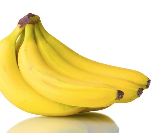 6. PLÁTANO: El plátano o banano es una excelente fuente de potasio que ayuda a elevar los niveles de energía manteniendo una presión normal de sangre y ritmos cardiacos. Llévalo contigo en la bolsa y tendrás a la mano una excelente fuente de energía.
