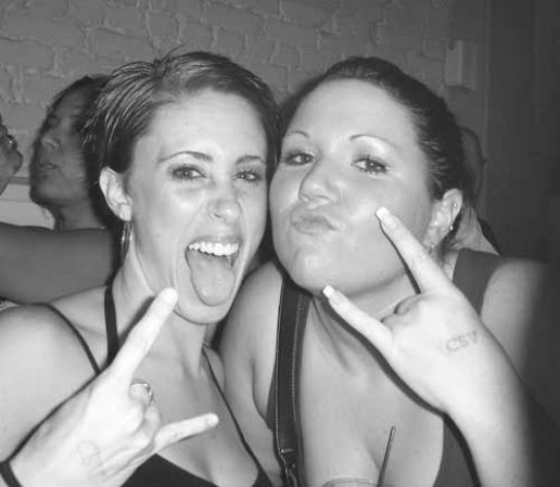 Fotos tomadas de la página que Casey Anthony mantenía en photobucket.com antes de ser juzgada y exonerada por la muerte de su hija Caley Anthony y que fueron consideradas como posible evidencia por la fiscalía.