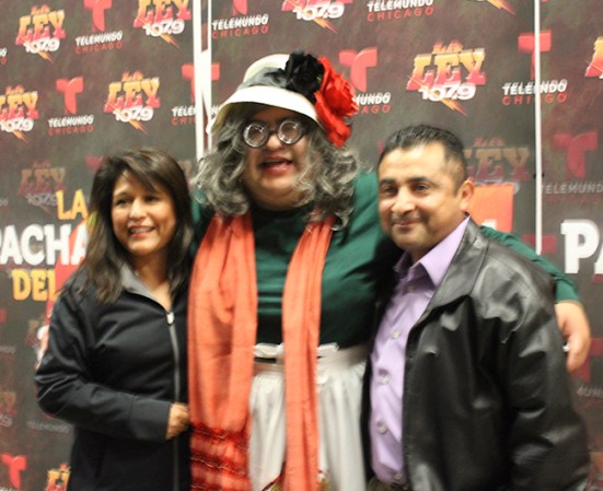 Telemundo Chicago organizó la pachanga del 2013. Cientos se divirtieron con la música y las actividades recreativas. La Pachanga del Año de Telemundo Chicago se llevó a cabo el 14 de diciembre en Sears Centre Arena.