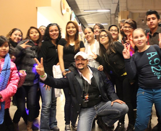 Telemundo Chicago organizó la pachanga del 2013. Cientos se divirtieron con la música y las actividades recreativas. La Pachanga del Año de Telemundo Chicago se llevó a cabo el 14 de diciembre en Sears Centre Arena.