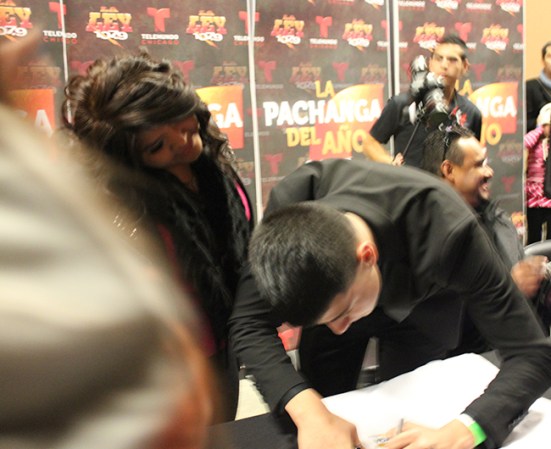 Telemundo Chicago organizó la pachanga del 2013. Cientos se divirtieron con la música y las actividades recreativas. La Pachanga del Año de Telemundo Chicago se llevó a cabo el 14 de diciembre en Sears Centre Arena.