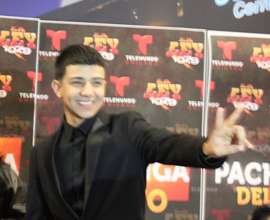 Telemundo Chicago organizó la pachanga del 2013. Cientos se divirtieron con la música y las actividades recreativas. La Pachanga del Año de Telemundo Chicago se llevó a cabo el 14 de diciembre en Sears Centre Arena.