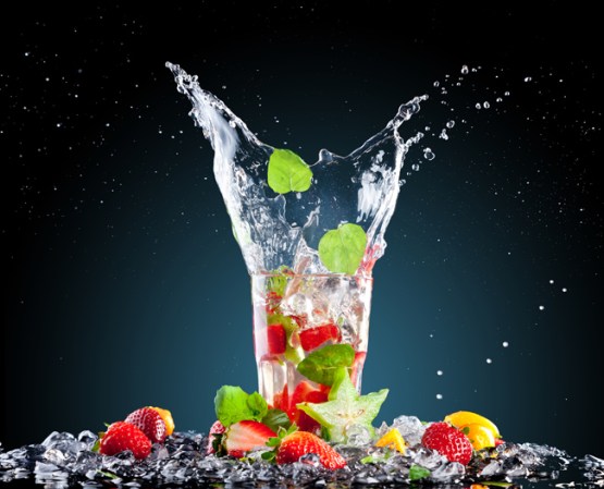 Cuando sientas antojo toma agua y si es con gas es mejor pues el cuerpo se sentirá satisfecho más pronto.