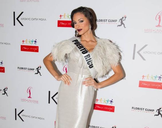 Las aspirantes a Miss Universo exhibieron modelitos de fantasía en Moscú, donde este 9 de noviembre se decidirá la ganadora.