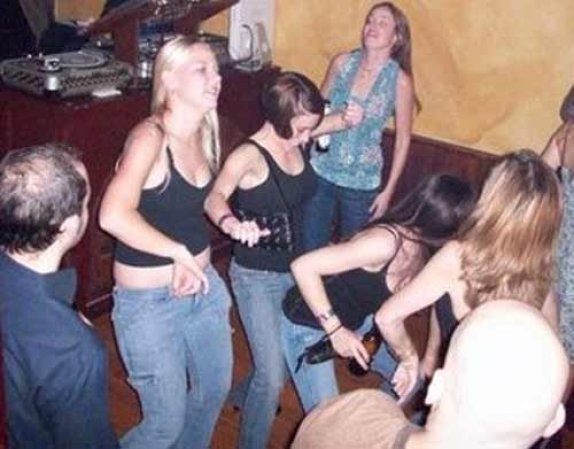 Fotos tomadas de la página que Casey Anthony mantenía en photobucket.com antes de ser juzgada y exonerada por la muerte de su hija Caley Anthony y que fueron consideradas como posible evidencia por la fiscalía.