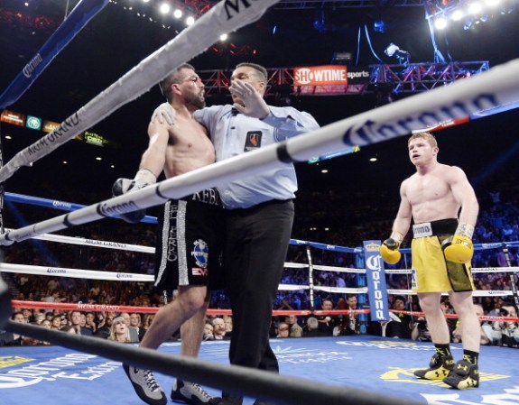 Esta pelea contrastó con la anterior de Alvarez, a quien dominó Mayweather en el combate más caro de todos los tiempos.