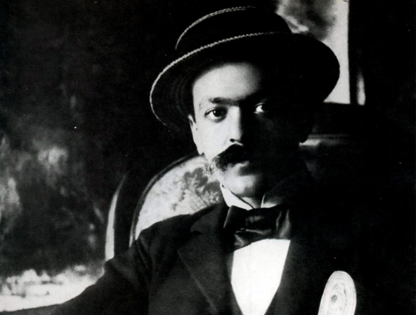 El escritor italiano Aron Ettore Schmitz (Svevo) falleció el 13 de septiembre de 1928 tras sufrir un accidente en Motta di Livenza.