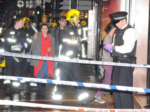 Pesadilla en Londres por el derrumbe del techo de un teatro.