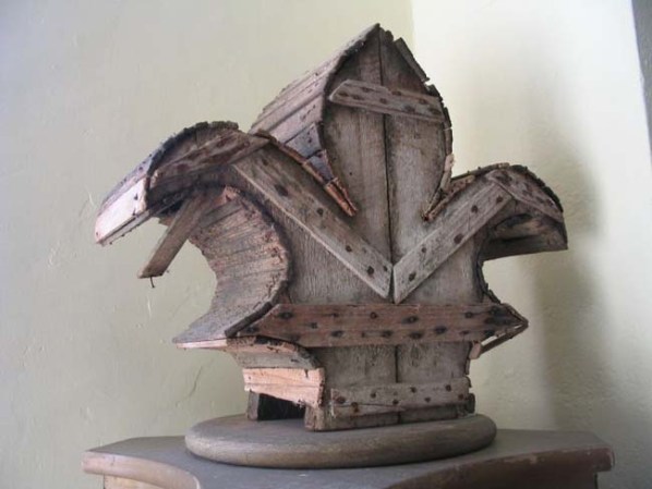 Moldura de madera de las flores del jardín.