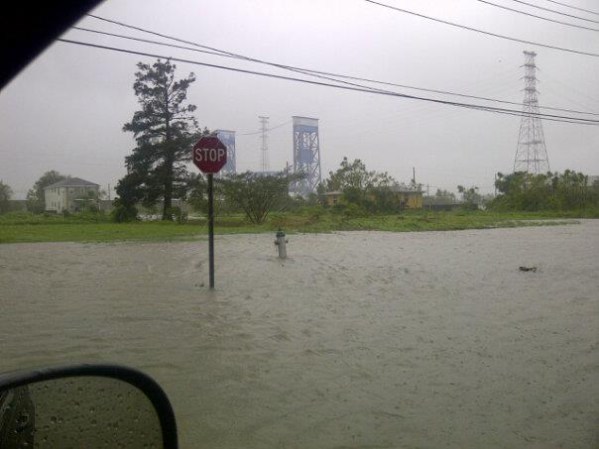 Las autoridades pronostican una subida en los niveles del agua, hasta 20 pulgadas.