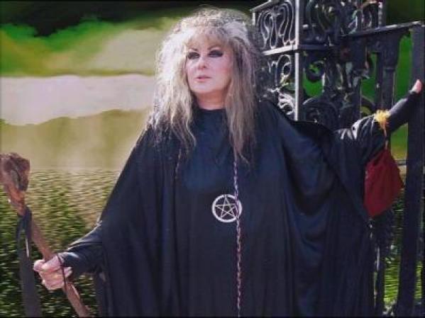 Miedo a las brujas y la brujería: Rabdofobia.