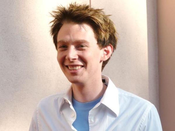El cantante Clay Aiken se dio a conocer en American Idol aprovechó su paternidad para salir del clóset.