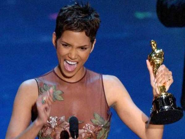 Halle Berry, la sorpresa de "Die Another Day" (2002).
