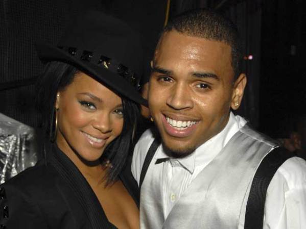Para 2008, comienza su relación amorosa con el también cantante Chris Brown.