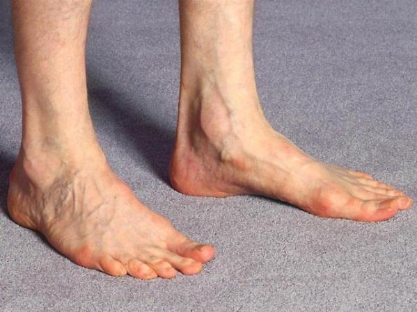 También se acostumbra quitarse los zapatos al entrar a una casa malaya en Kuala Lumpur.