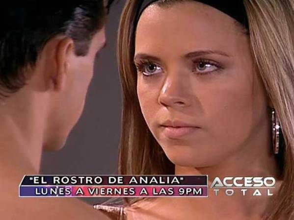 Es entonces cuando comienza a formar parte del grupo de teatro de la escuela en donde se fue formando.