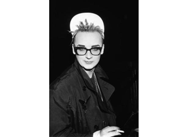 Boy George tiene el hábito del cigarrillo desde joven.