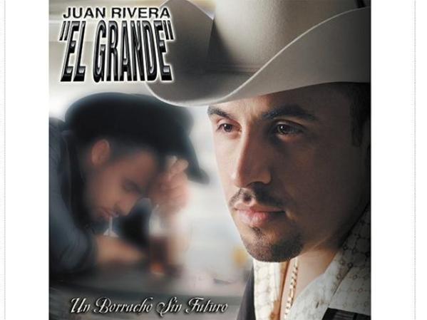 Pertenece a la Dinastía Rivera junto con su hermano Lupillo y su hermana Jenni.