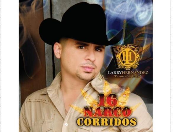Larry Hernández es otro de los suertudos del 2009. Nominado en los Premios de la Radio en "El Más Guapo".