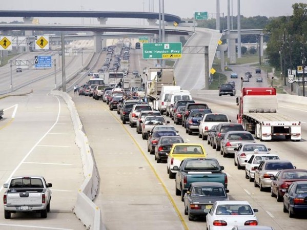 Los residentes de Houston huyen despavoridos ante la cercanía de Rita el 22 de septiembre del 2005.