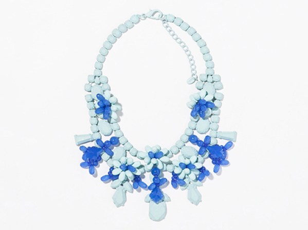 Collar de Zara Rhinestone. Disponible en zara.com, $36.