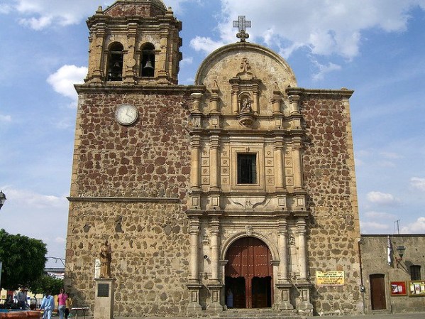En el municipio de Tequila están las instalaciones de Mundo Cuervo y de otras empresas productoras, donde es posible ver de primera mano el proceso de fabricación de la bebida. Además, hay zonas coloniales para admirar.
