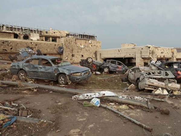 El estado de Oklahoma está de luto tras el paso de un descomunal sistema de tornados que ha costado decenas de vidas.