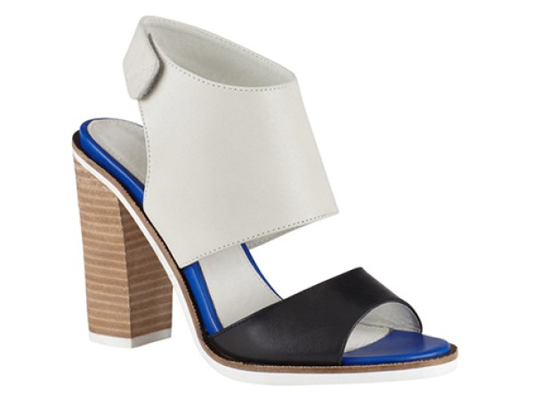 Sandalias con tacón de aldoshoes.com, $90.