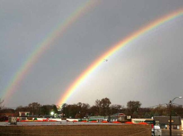 Parece ser que los tornados dejaron Illionis y se dirigen hacia Indiana.