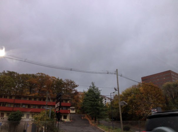 Varios negocios permanecían abiertos. <br /><br />¡Haz clic aquí para mandar tus fotos de Sandy